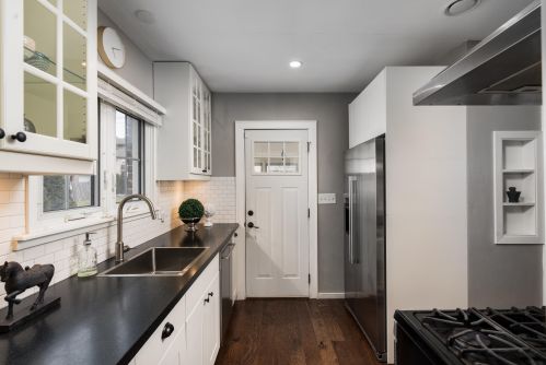 4234 Larkin St, Milwaukee WI 53211-1558 exterior