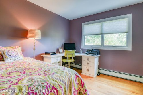 17 Carriage Dr, Middletown NJ 07748-3504 exterior