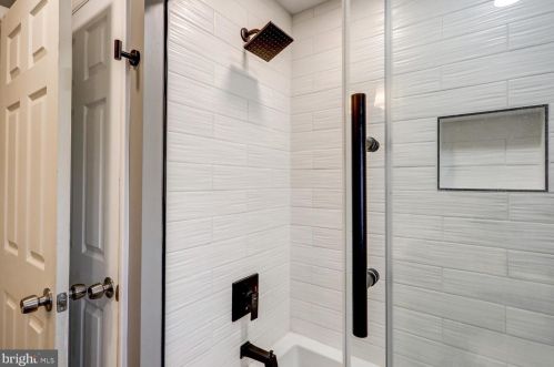 3075 Essex Pl, Lancaster PA  17601-1612 exterior