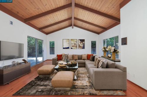 1930 Whitman Rd, Concord CA 94518-3329 exterior