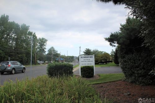 16 Monica Dr, Edison NJ  08820-3224 exterior