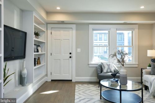 614 Alfred St, Alexandria VA  22314-1823 exterior