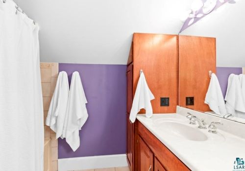 44 Faribault St, Duluth MN 55803-1733 exterior