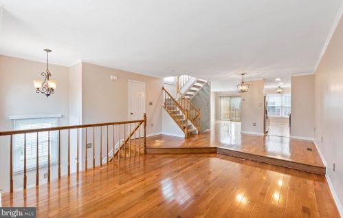 7047 Chesley Search Way, Alexandria VA 22315-4754 exterior