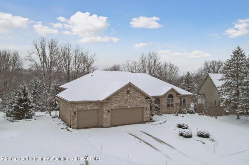 5532 Silverleaf Ct, Haslett, MI 48840-9797