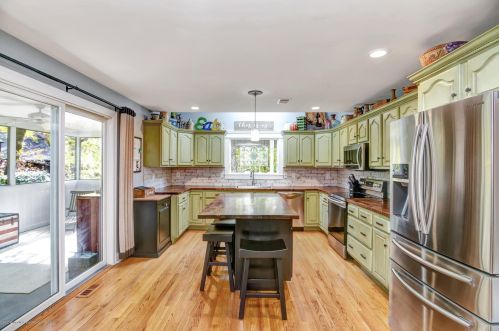 563 Constitution Dr, Jackson Twp NJ 08527-4331 exterior