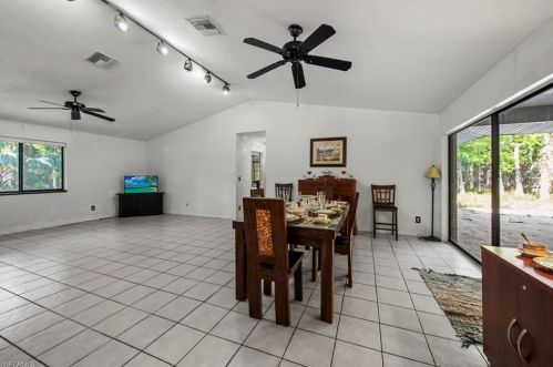 331 8 St, Naples FL 34120-0411 exterior