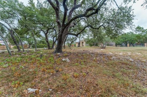 8108 Forest View Dr, Austin TX  78737-9134 exterior