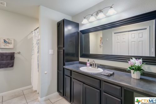 572 Hillside Dr, Spring Branch TX 78070-3808 exterior