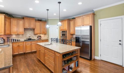 2551 Essex Ln, Atlanta GA 30331-7855 exterior