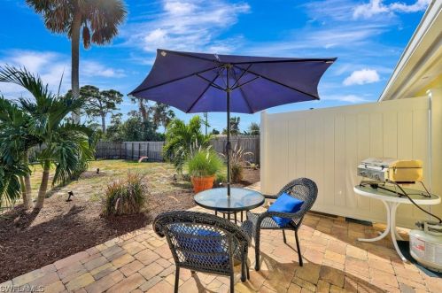 782 107 Ave, Naples FL 34108-1860 exterior