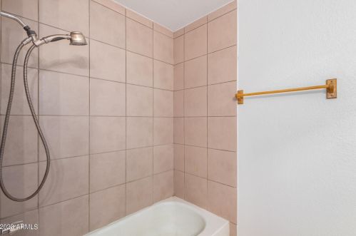 1430 53 Ave, Phoenix AZ 85043-1747 exterior