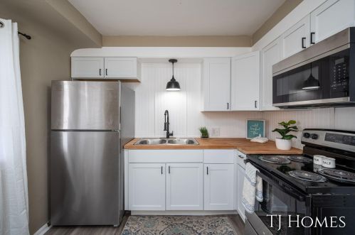 2141 Continental St, Meskegon MI  49444-1213 exterior