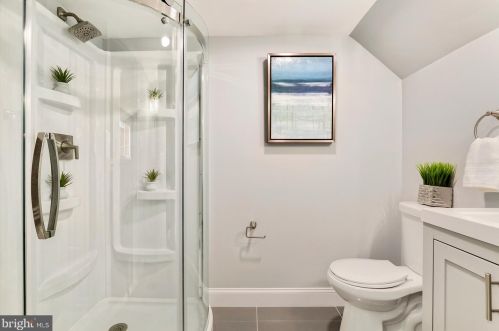 5150 8 St, Washington DC 20011-4022 exterior