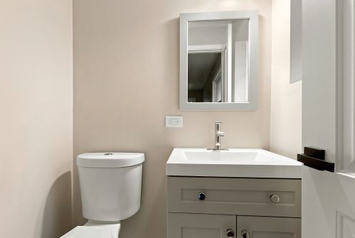 10826 Longwood Dr, Chicago IL  60643-3313 exterior