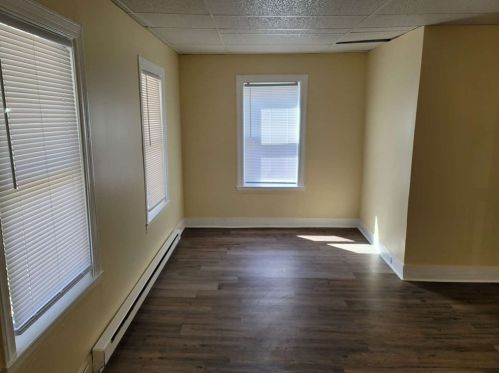 12 Elizabeth St, Worcester MA 01605-2951 exterior