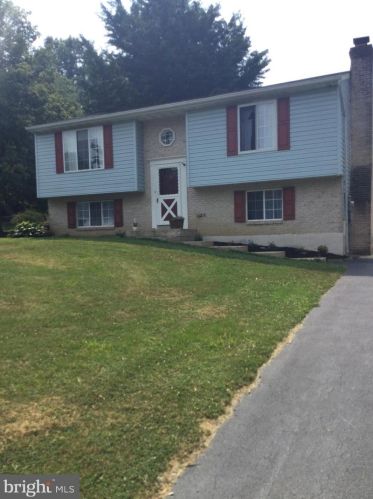 123 Nicholas Rd, Lancaster, PA 17603-9423