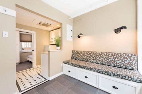 65 Weybosset St, Providence, RI 02903-2830