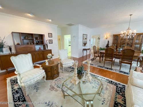 26 Symphony Ave, Berkeley Township NJ 08721-1956 exterior