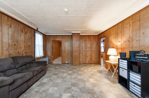 104 St, Killingly CT 06239-1927 exterior