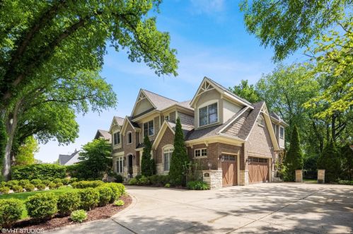 695 Mitchell Ave, Elmhurst IL 60126-4855 exterior