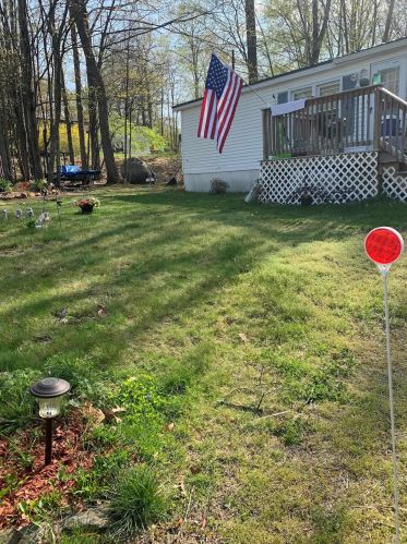 90 Redwood Ave, Concord NH 03301-3519 exterior