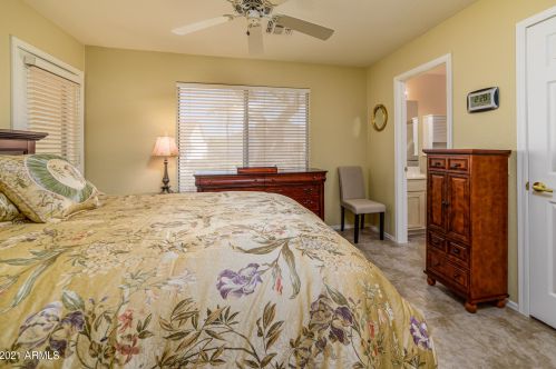 1863 Peach Tree Dr, Chandler AZ 85249-8917 exterior