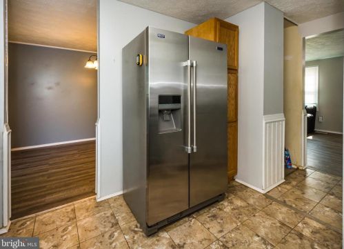 8024 Bosley Ct, Glen Burnie MD 21061-4925 exterior