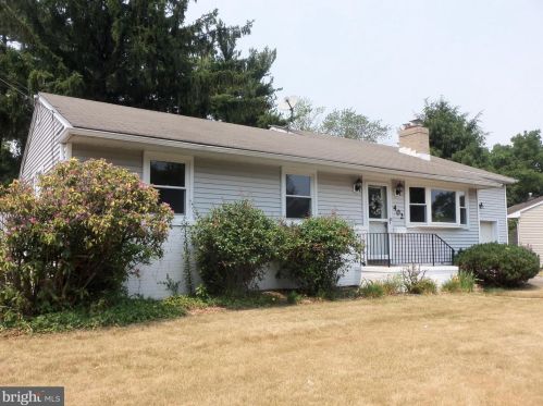 402 Villinger Ave, Riverton, NJ 08077-2936