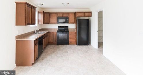 12 Breezewood Dr, Hanover PA  17331-9284 exterior