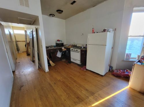 1648 Central Park Ave, Chicago, IL 60647-4702