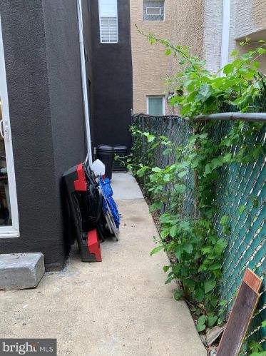 1411 19 St, Philadelphia PA 19146-4655 exterior