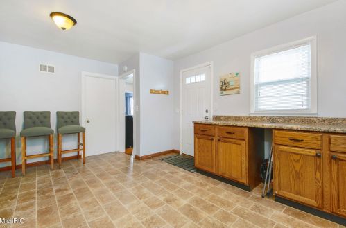 4114 Jefferson Ave, Grand Rapids MI 49548-3371 exterior