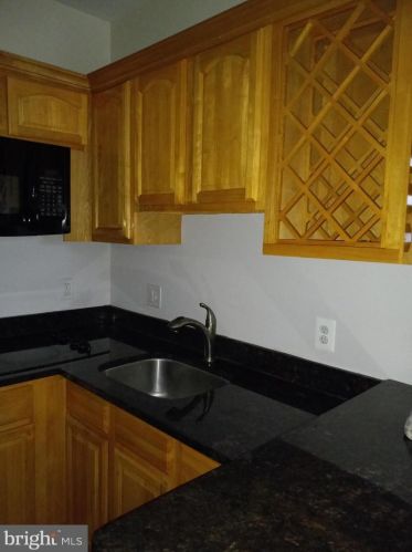 1300 5th St, Philadelphia PA  19147-5917 exterior