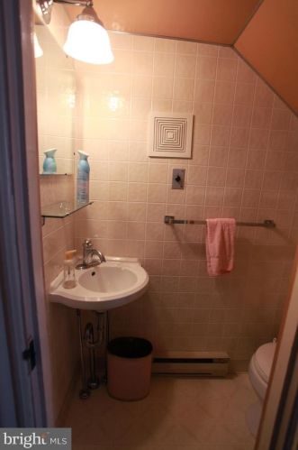 223 Washington St, Huntingdon PA 16652-1525 exterior