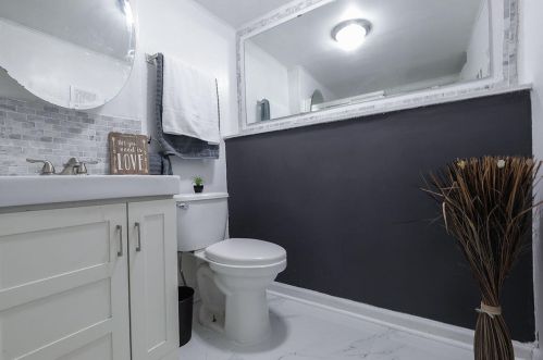 7046 58, Milwaukee WI 53218-4247 exterior