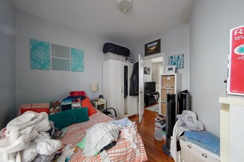 9 Lincoln St, Middletown RI 02840-2628 exterior