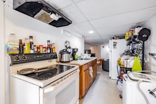 19 Bonner St, Chicopee MA 01013-1127 exterior