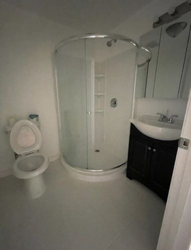 220 Hoyne Ave, Chicago IL 60643-4004 exterior