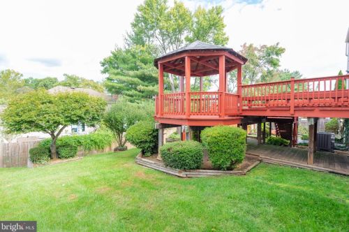 7725 Epsilon Dr, Rockville MD 20855-2546 exterior