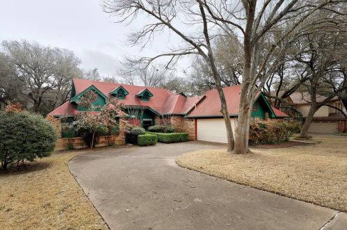 11611 Buttonwood Dr, Austin TX  78759-3857 exterior