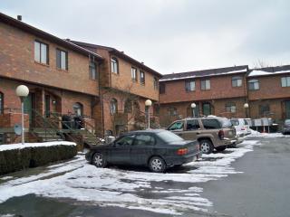 3236 Niagara Sq, Pittsburgh PA  15213-4275 exterior