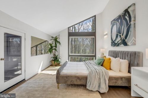 6107 Benalder Dr, Bethesda MD  20816-1007 exterior