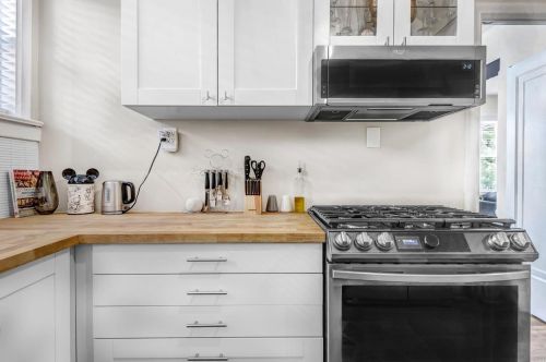 1129 Moorlands Dr, Saint Louis MO 63117-1527 exterior