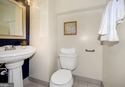 1421 3 St, Washington DC 20001-1960 exterior