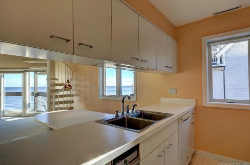 12 Seaside Ave, Milford CT 06460-6319 exterior