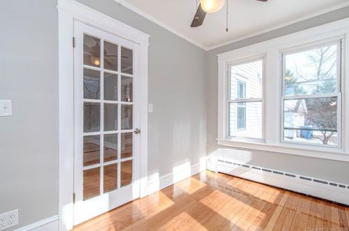 23 Holl St, Manchester CT 06040-5325 exterior