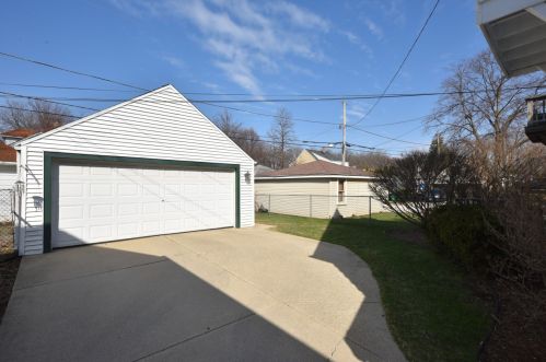 2475 68, Milwaukee WI 53219-1905 exterior