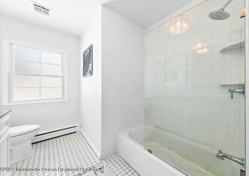 284 Pelican Rd, Middletown NJ 07748-3040 exterior