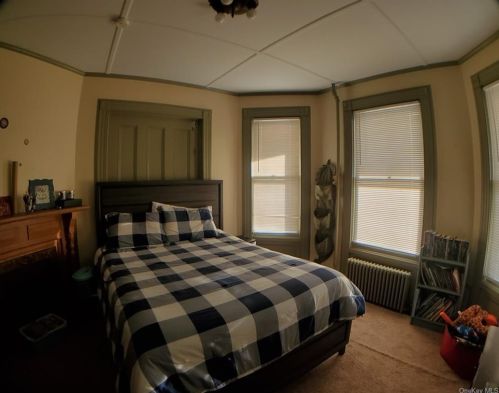 6 Albert St, Middletown NY 10940-3904 exterior